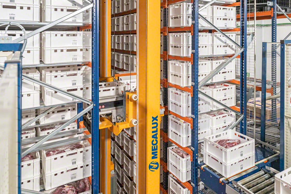 L’automazione è una delle colonne portanti della supply chain 4.0. Nella foto, un trasloelevatore per contenitori o miniload.