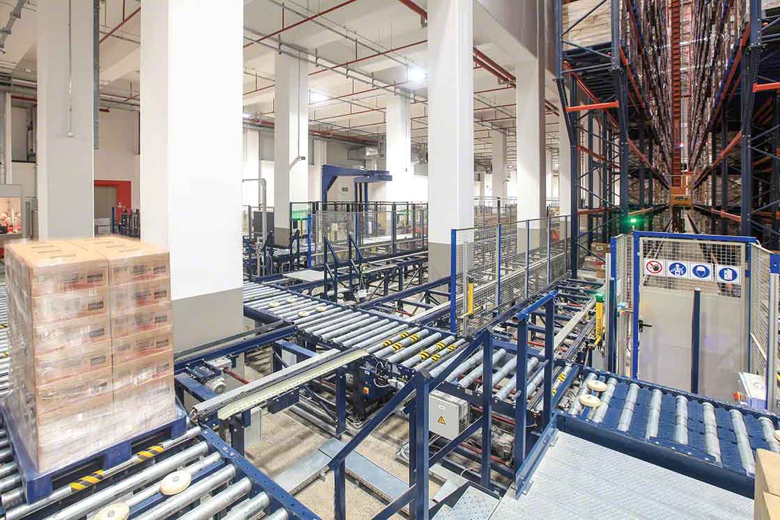 Automatizzare le attività di movimentazione dei carichi permette di “ridurre” i <em>lead time</em> e di calcolare con maggiore precisione le scorte di sicurezza Automatizzare le attività di movimentazione dei carichi permette di “ridurre” i <em>lead time</em> e di calcolare con maggiore precisione le scorte di sicurezza