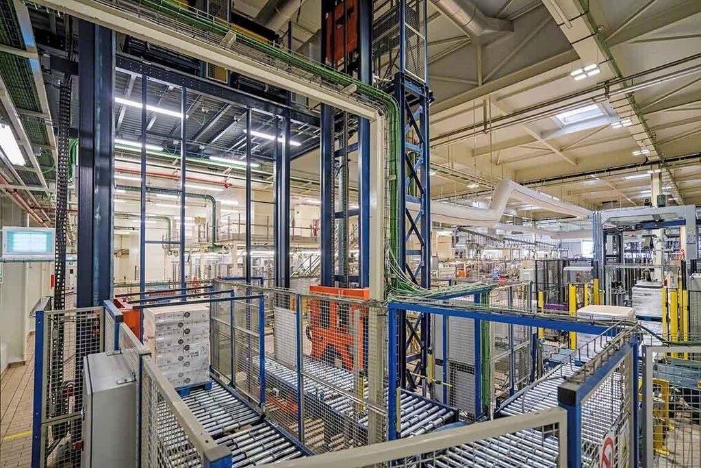 L'automazione dei processi nel magazzino riduce i tempi di ciclo L'automazione dei processi nel magazzino riduce i tempi di ciclo