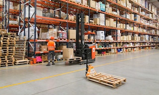 La principale differenza tra il pallet europeo e il pallet americano sono le dimensioni La principale differenza tra il pallet europeo e il pallet americano sono le dimensioni