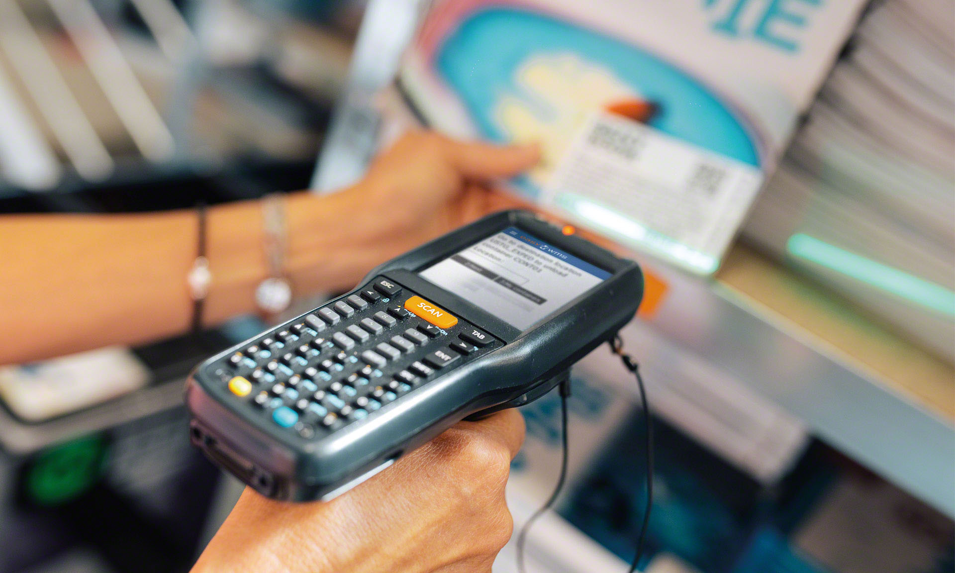 L'e-commerce fulfillment è la fase logistica che comprende tutte le azioni che si svolgono in un magazzino L'e-commerce fulfillment è la fase logistica che comprende tutte le azioni che si svolgono in un magazzino