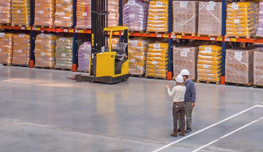 Il Responsabile di magazzino è la figura professionale che controlla le attività quotidiane della gestione logistica