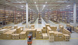 La logistica di approvvigionamento si riferisce all'acquisto e allo stoccaggio di merci