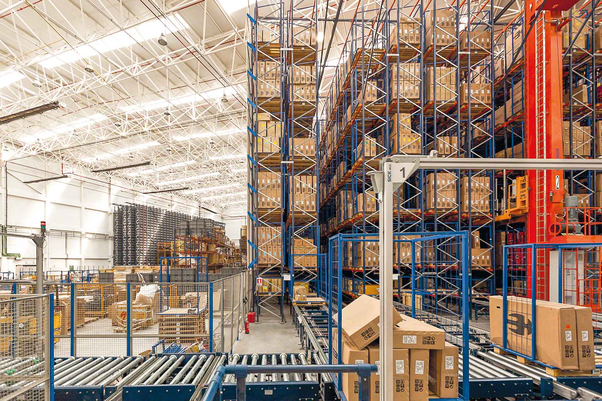 Un magazzino digitalizzato è in grado di gestire i processi in maniera efficiente Un magazzino digitalizzato è in grado di gestire i processi in maniera efficiente