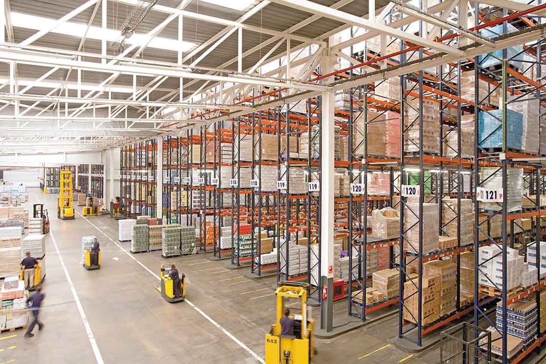 L'area di stoccaggio di un magazzino tradizionale L'area di stoccaggio di un magazzino tradizionale