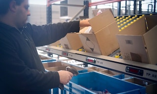 Pick-to-tote: preparazione rapida degli ordini direttamente nei contenitori
