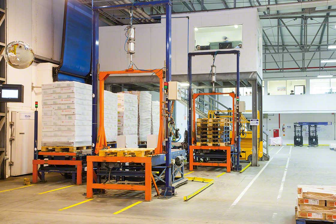 Le postazioni per il controllo automatico delle merci in ingresso forniscono al WMS i dati per aggiornare l’inventario Le postazioni per il controllo automatico delle merci in ingresso forniscono al WMS i dati per aggiornare l’inventario