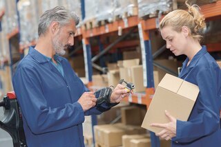 La realtà aumentata e i dispositivi wearable potenziano il lavoro degli operatori di magazzino