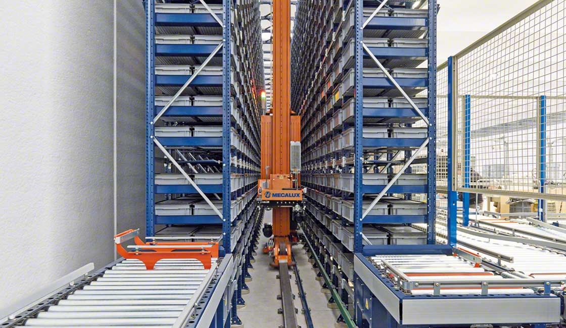 Le scaffalature automatiche per contenitori installate nel magazzino di Paolo Astori servito da un trasloelevatore miniload