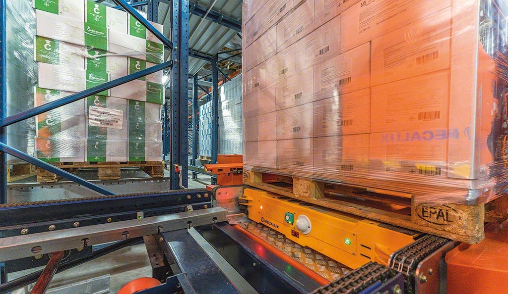 Il Pallet Shuttle automatico velocizza l’approvvigionamento alle linee di produzione