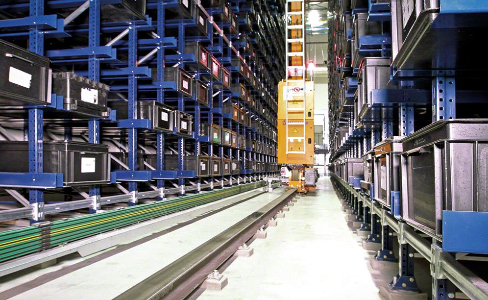 Mecalux ha installato un magazzino automatico miniload con una capacità di stoccaggio di 3.460 contenitori