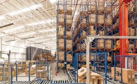 Il produttore di biciclette BH Bikes automatizza lo stoccaggio dei pallet e delle casse nel suo nuovo centro logistico di Vitoria (Spagna) Il produttore di biciclette BH Bikes automatizza lo stoccaggio dei pallet e delle casse nel suo nuovo centro logistico di Vitoria (Spagna)