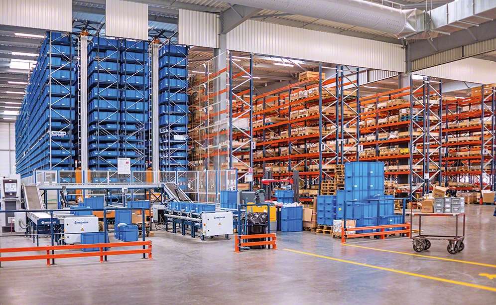 Il nuovo centro di distribuzione di Grégoire-Besson è formato da un magazzino automatico per contenitori miniload, scaffalature portapallet e scaffalature cantilever