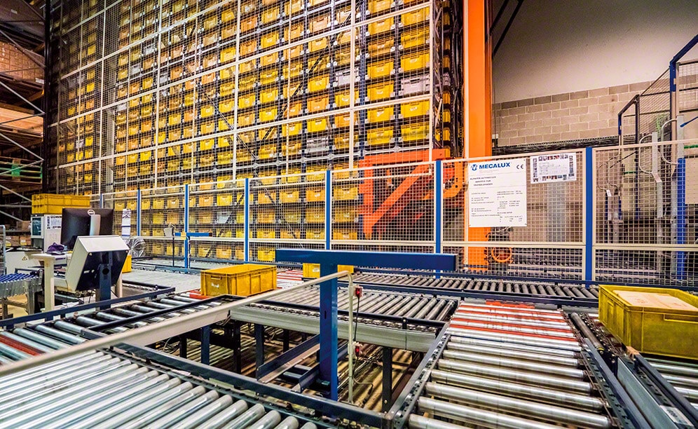 Mecalux ha attrezzato il magazzino di JCH con un magazzino automatico miniload che offre una capacità di stoccaggio per 4.076 contenitori