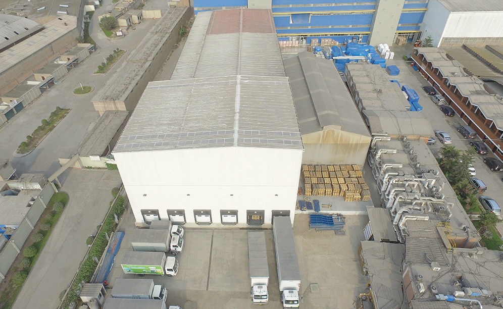 Mecalux ha proposto la costruzione di un nuovo magazzino autoportante.Questo ampliamento di 475 m2 misura 16 m di altezza e consente di stoccare 780 pallet