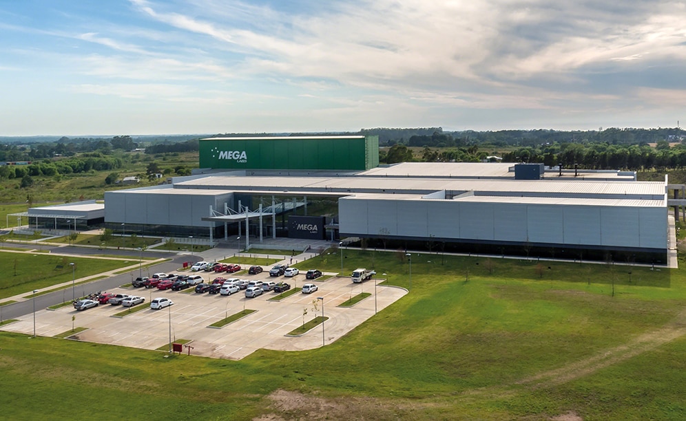 Mecalux ha costruito per Mega Pharma un nuovo magazzino automatico autoportante in Uruguay, con una capacità che supera i 6.900 posti pallet