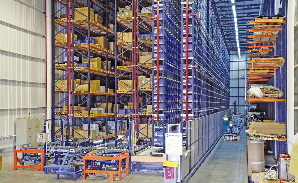 Mecalux ha progettato magazzino miniload per contenitori, un magazzino automatico per pallet e un magazzino con scaffalature cantilever destinato al materiale voluminoso