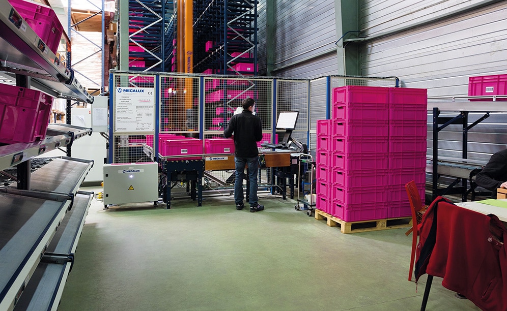Nel miniload automatico di SCD Luisina si stoccano oltre 4.000 contenitori con prodotti di medie e piccole dimensioni