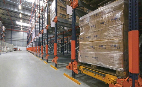 Il grossista francese di alimenti e bibite Firat Food combina diverse soluzioni di stoccaggio e trasporto per ottimizzare la rotazione e il picking Il grossista francese di alimenti e bibite Firat Food combina diverse soluzioni di stoccaggio e trasporto per ottimizzare la rotazione e il picking