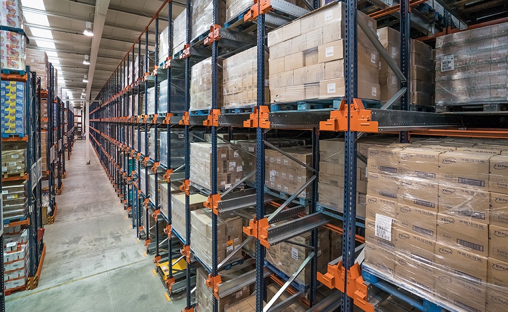 Como ottenere 1.000 posti pallet in più a parità di superficie di stoccaggio? Como ottenere 1.000 posti pallet in più a parità di superficie di stoccaggio?