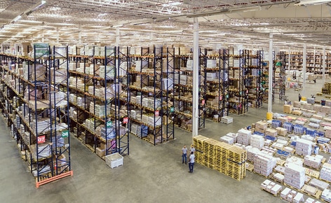 Grupo Ramos combina diversi sistemi di stoccaggio e picking per migliorare la logistica del suo nuovo magazzino in Repubblica Dominicana Grupo Ramos combina diversi sistemi di stoccaggio e picking per migliorare la logistica del suo nuovo magazzino in Repubblica Dominicana