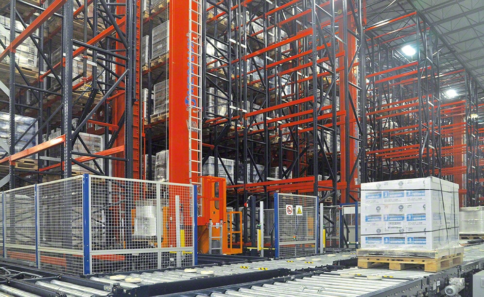 Il nuovo magazzino automatico per pallet di Charter Next Generation in Ohio possiede le corsie più lunghe mai realizzate dal Gruppo Mecalux in tutto il mondo. Il nuovo magazzino automatico per pallet di Charter Next Generation in Ohio possiede le corsie più lunghe mai realizzate dal Gruppo Mecalux in tutto il mondo.