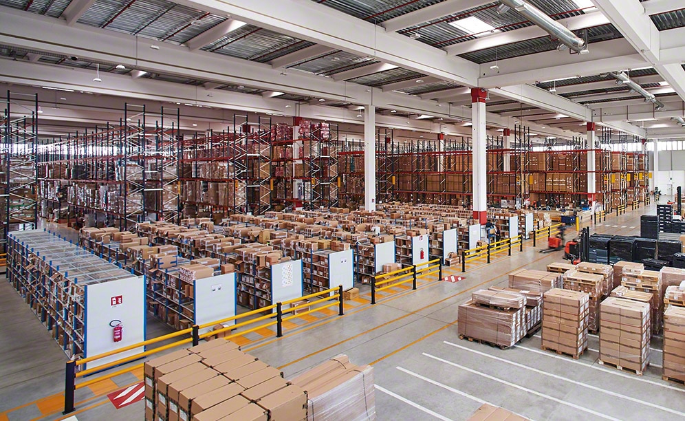 Decathlon inaugura tre nuovi magazzini in Italia attrezzati da Mecalux Decathlon inaugura tre nuovi magazzini in Italia attrezzati da Mecalux