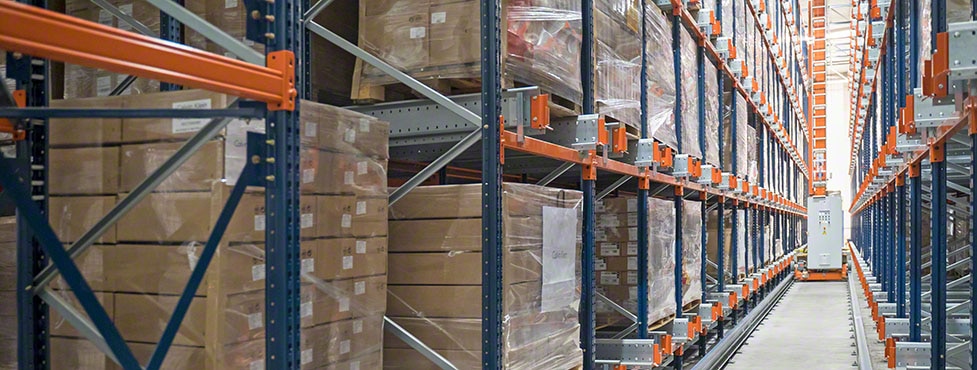Gestione automatica di 1,5 milioni di sacchetti di carta al giorno Gestione automatica di 1,5 milioni di sacchetti di carta al giorno