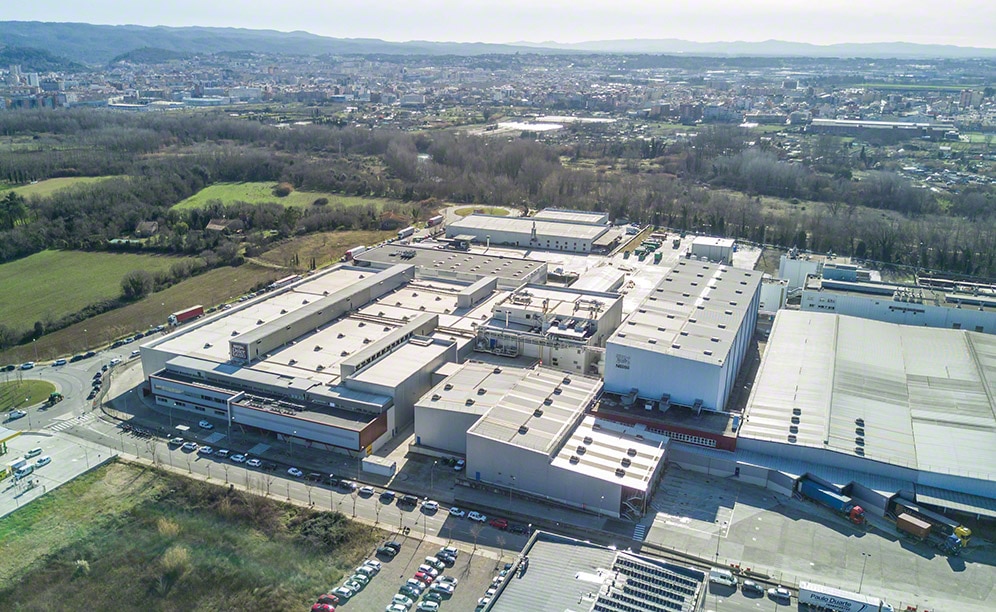 Mecalux collabora con Nestlé progettando e implementando soluzioni di massima efficienza Mecalux collabora con Nestlé progettando e implementando soluzioni di massima efficienza