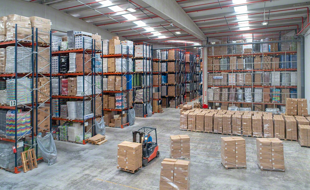 Magazzino Plásticos Vidal per prodotti per grossisti Magazzino Plásticos Vidal per prodotti per grossisti