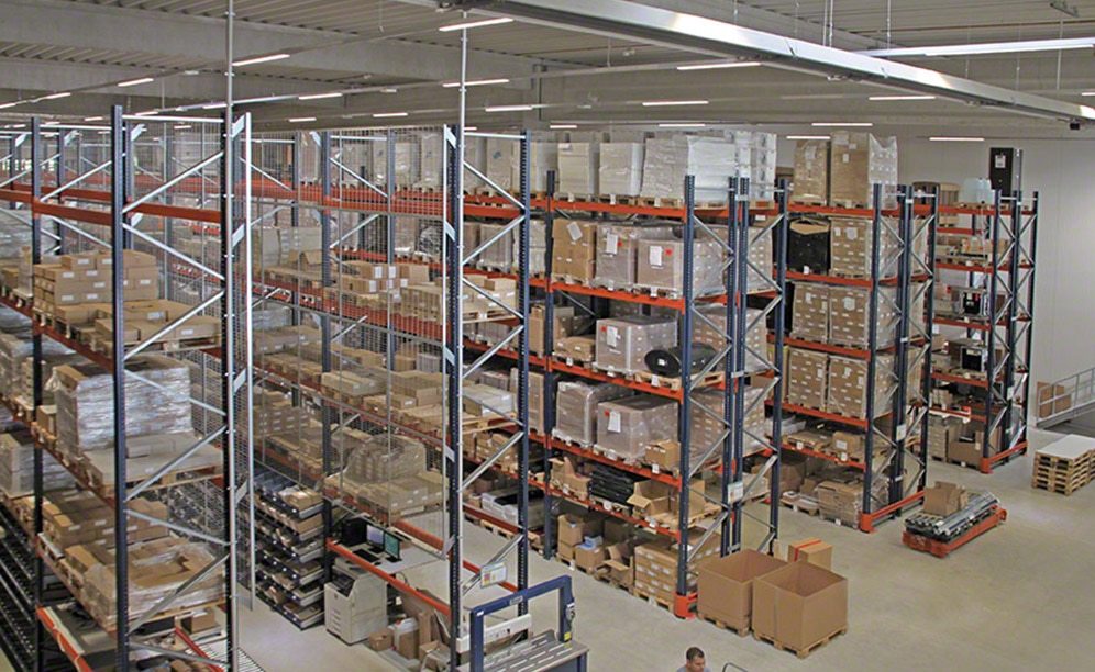 Mecalux ha attrezzato il magazzino di Company 4 Marketing services con scaffalature portapallet che forniscono una capacità di stoccaggio di 2.253 posti pallet