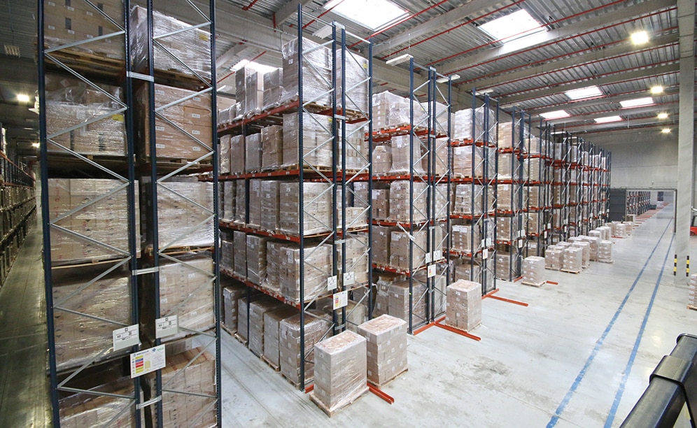 Il magazzino di SAGA è in grado di stoccare più di 42.000 pallet