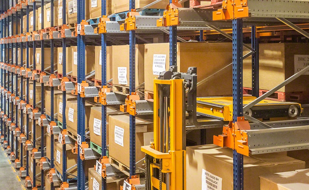 Magazzino per stampanti digitali di GM Technology in Spagna