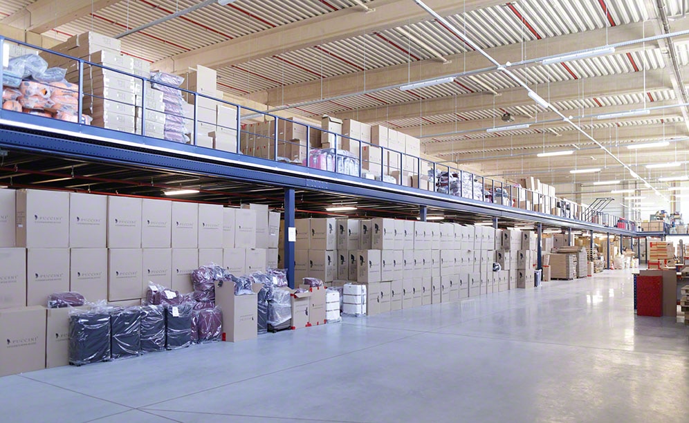 Il soppalco installato nel magazzino occupa una superficie di 3.300 m²