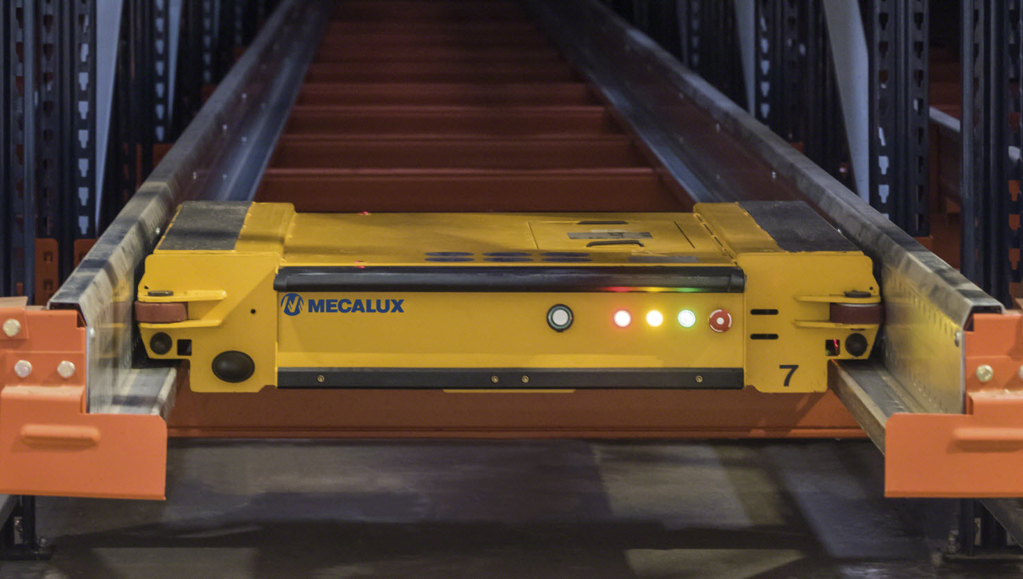 Due sistemi di stoccaggio nel centro di Laboratorios Zotal in Spagna