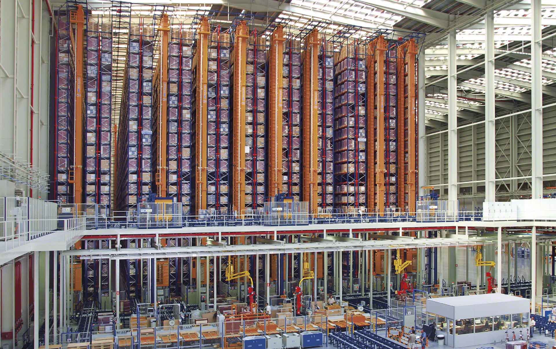 Porcelanosa Grupo: ampliamento strategico del magazzino di Venis per 95.000 pallet