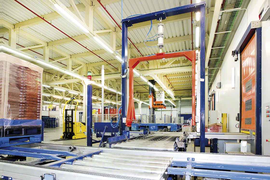 I PIE hanno la funzione di verificare le misure e le buone condizioni sia del pallet che della merce I PIE hanno la funzione di verificare le misure e le buone condizioni sia del pallet che della merce