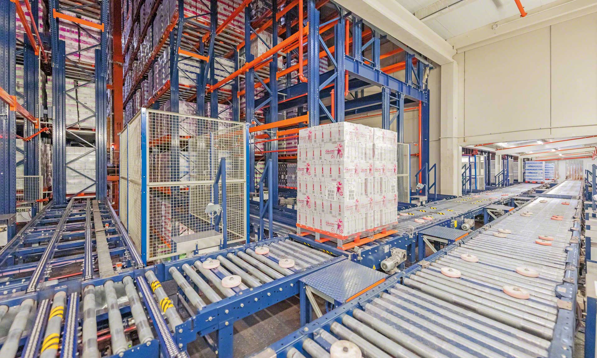 Esnelat automatizza la logistica con due magazzini automatici per prodotti lattiero caseari
