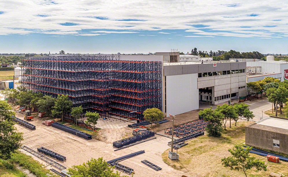 La Piamontesa modernizza il suo nuovo magazzino automatico in Argentina La Piamontesa modernizza il suo nuovo magazzino automatico in Argentina