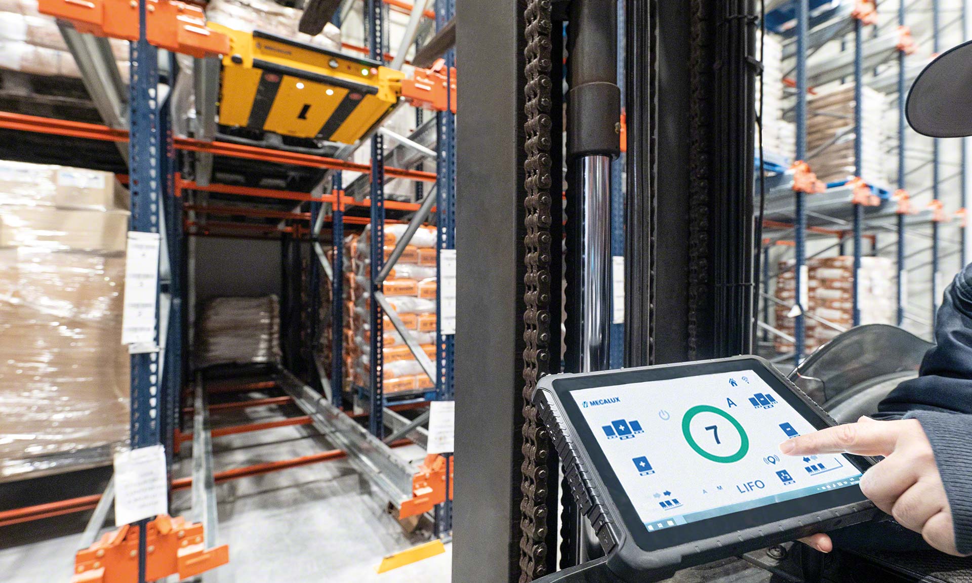 Legacy Manufacturing: ottimizzazione della superficie con un sistema a stoccaggio intensivo Legacy Manufacturing: ottimizzazione della superficie con un sistema a stoccaggio intensivo