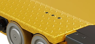 La piattaforma di elevazione permette di trasportare il pallet all’interno dei canali