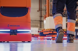 I robot AMR operano con le persone in sicurezza