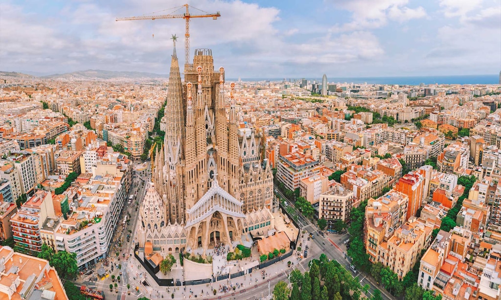 La Sagrada Familia di Barcellona combina tradizione e innovazione costante