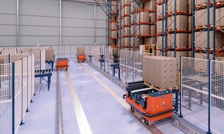 Velocità e precisione nella movimentazione della merce con i trasportatori monorotaia