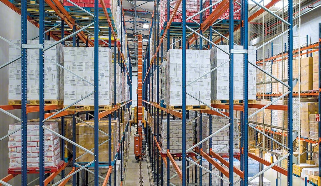 L'operatore logistico ha automatizzato il suo magazzino 3PL con due sistemi robotizzati per pallet