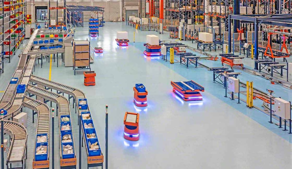Le flotte di AMR possono essere ampliate facilmente introducendo nuovi robot