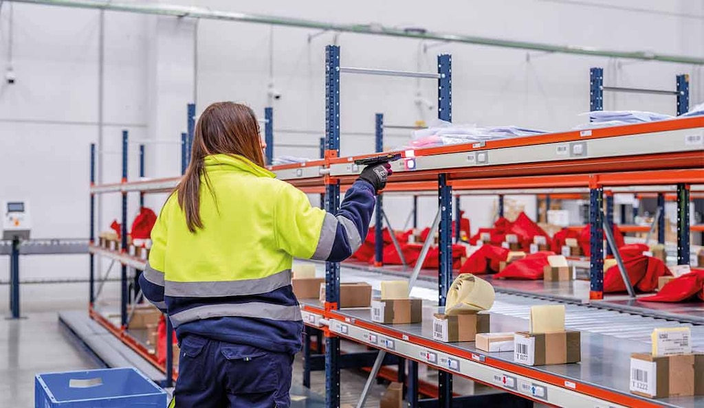 L’automazione del picking migliora velocità, precisione e produttività del magazzino
