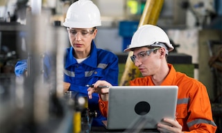 Un CMMS è un software che organizza, controlla e ottimizza le attività di manutenzione di un'azienda