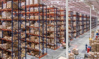 Le scaffalature per pallet sono sistemi di stoccaggio che facilitano la corretta organizzazione della merce