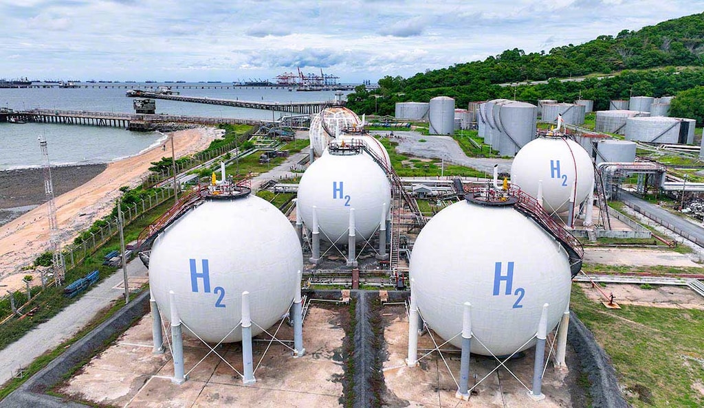 L'idrogeno verde è considerato pulito perché la sua produzione genera solo vapore acqueo